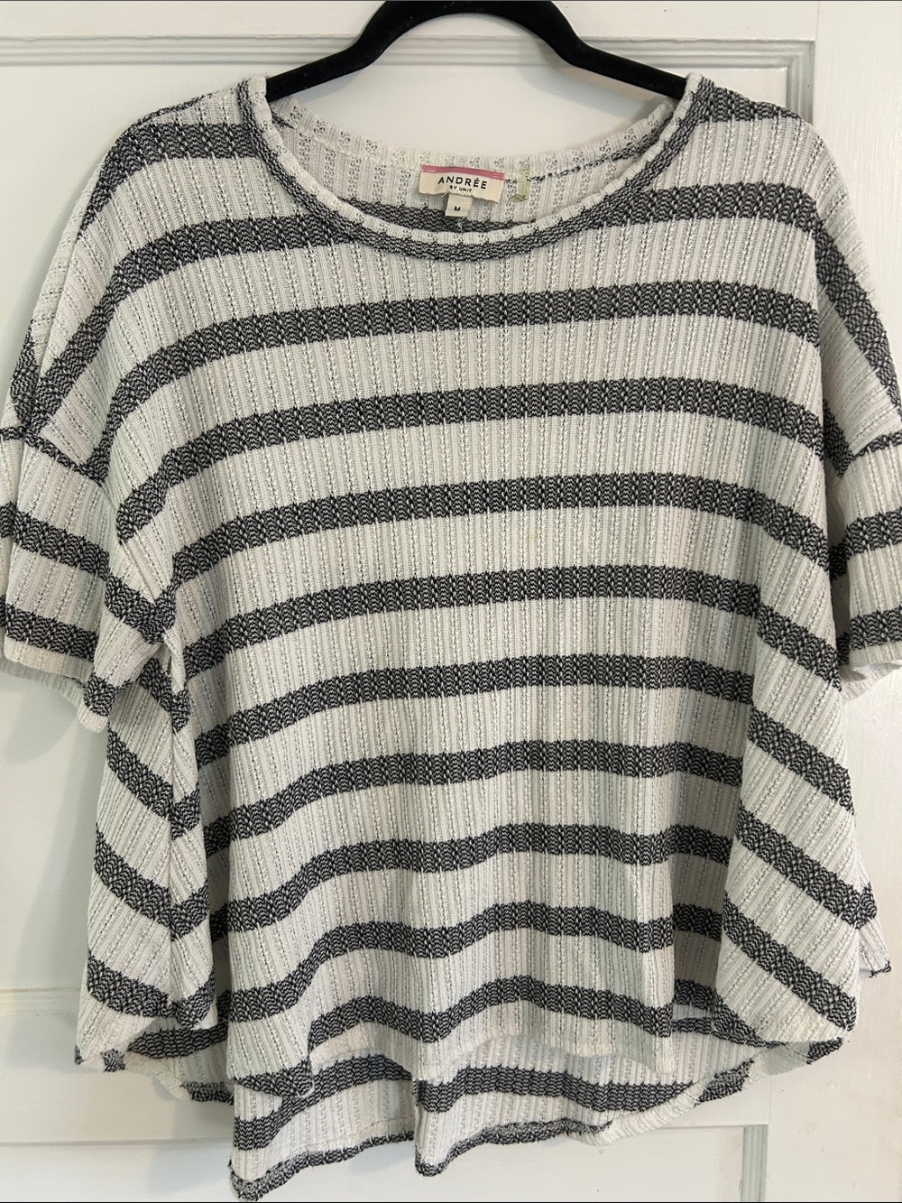 ANDREE BY UNIT Black and White Striped Ribbed Short-Sleeve Top